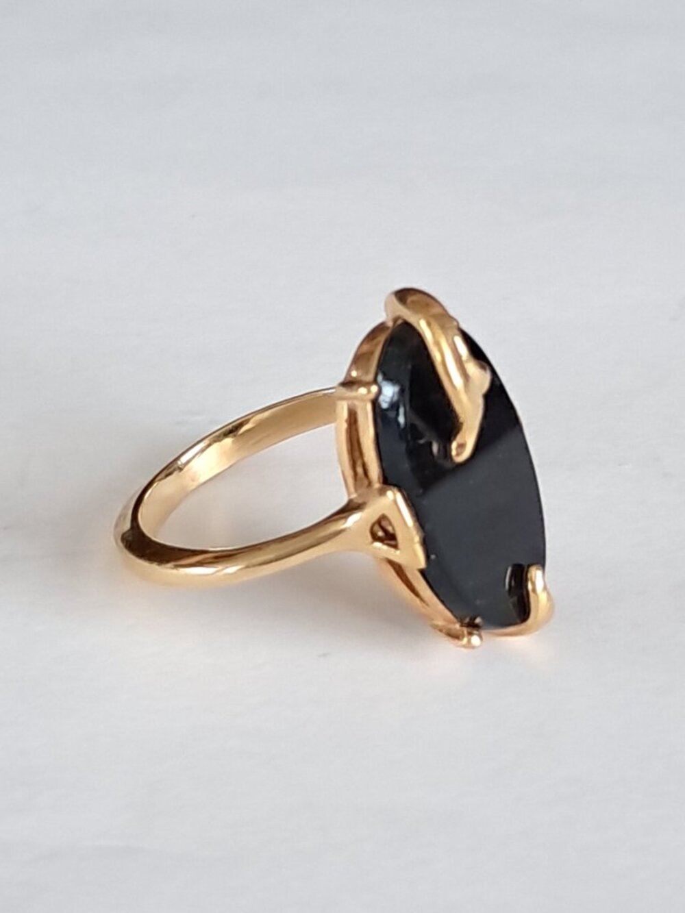 Vintage 1978 Avon Black Onyx Night Flower Gold Tone Ring Size 7 - Picture 2 of 8